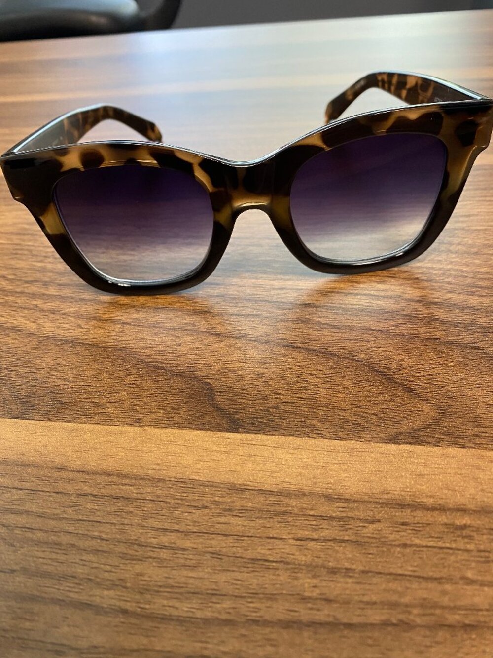 Quay tortoise sunglasses
